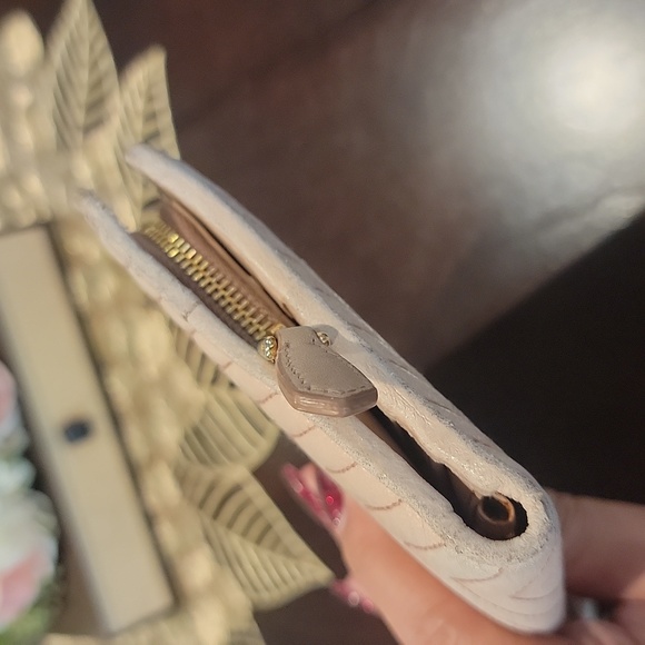 Authentic Prada quilted wallet - Picture 4 of 11